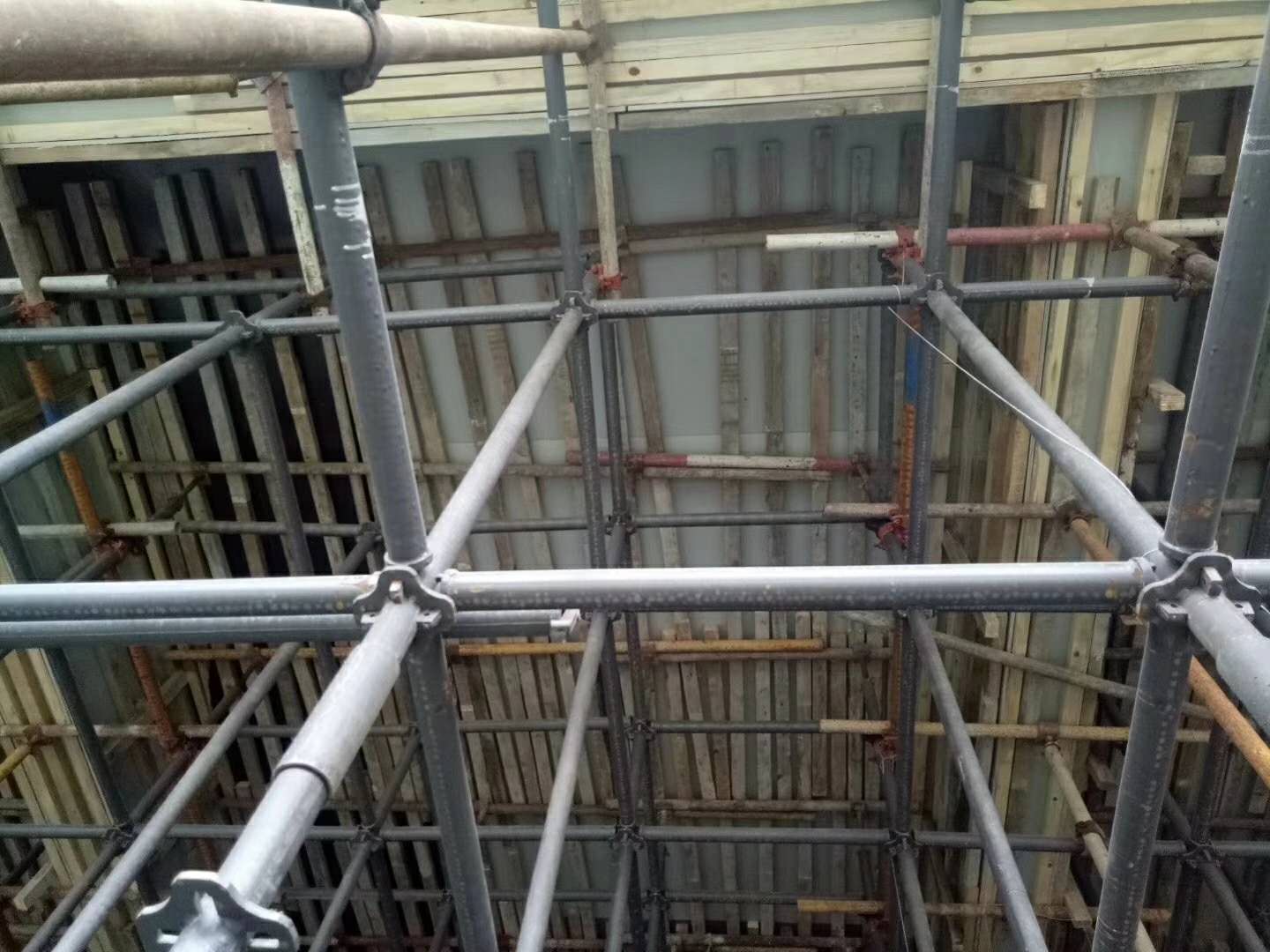 כיצד לחשב את כמויות טפסות הבנייה בפרויקט על סמך שרטוט עיצובי?